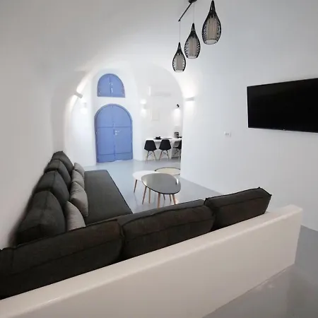 Oinos Luxury *