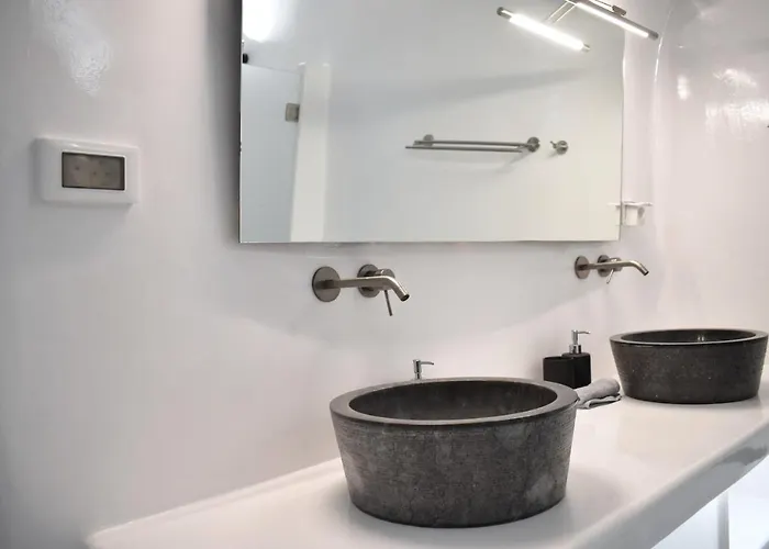 Oinos Luxury * Foinikiá