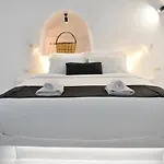 Oinos Luxury Villa *