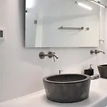 Oinos Luxury * Foinikiá