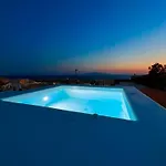 فيلة Oinos Luxury Foinikiá