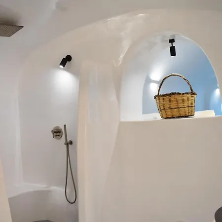 Вилла Oinos Luxury Foinikia (Santorini)