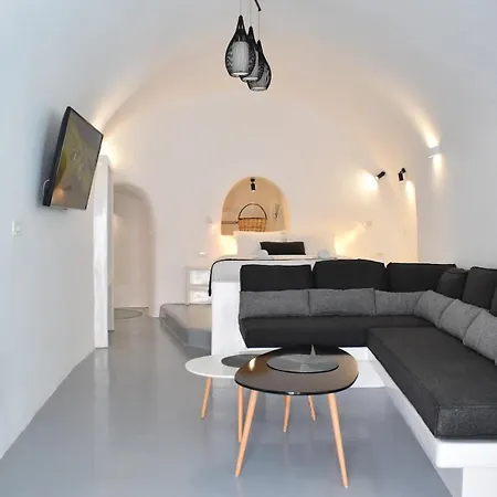 Oinos Luxury *