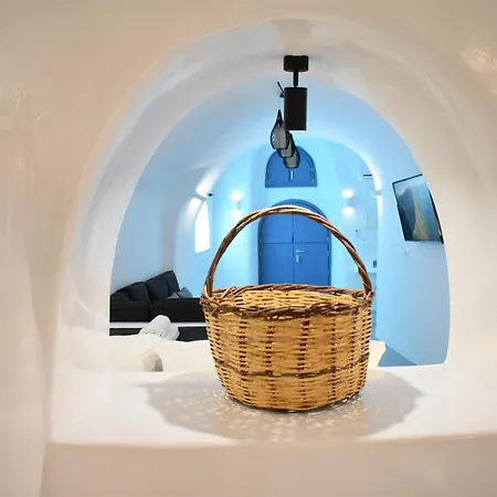 Oinos Luxury * Foinikia (Santorini)
