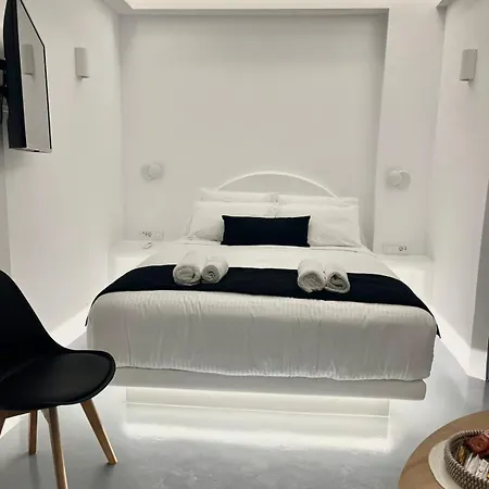 Oinos Luxury * Foinikia (Santorini)