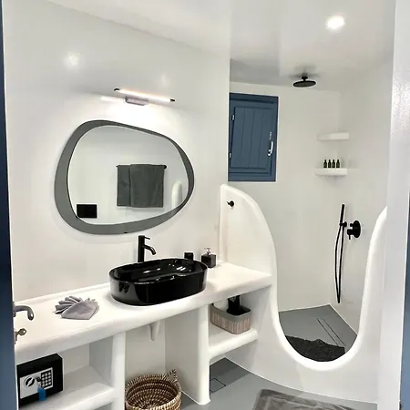 Oinos Luxury *