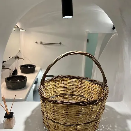 Oinos Luxury Foinikiá